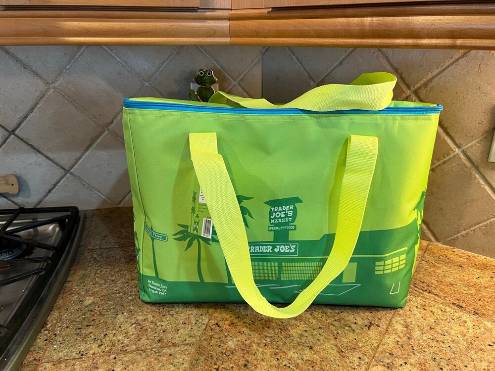 Trader Joe's Lime Green Insulated Tote Cooler Bag Reusable Grocery Shopping